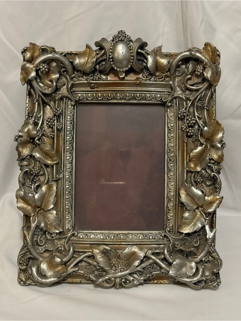 N/A elegant ornate